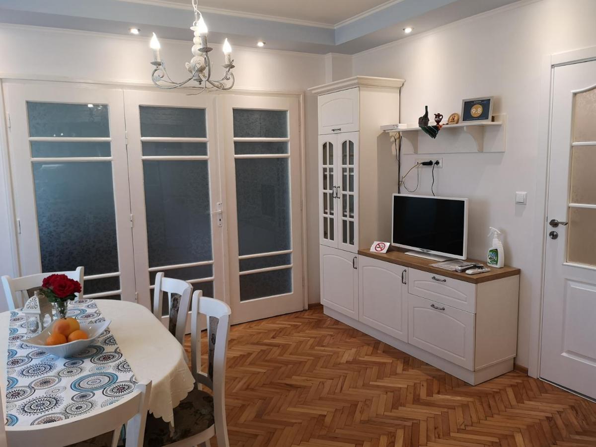 Central Varna Apartment - Lets4Holiday 외부 사진