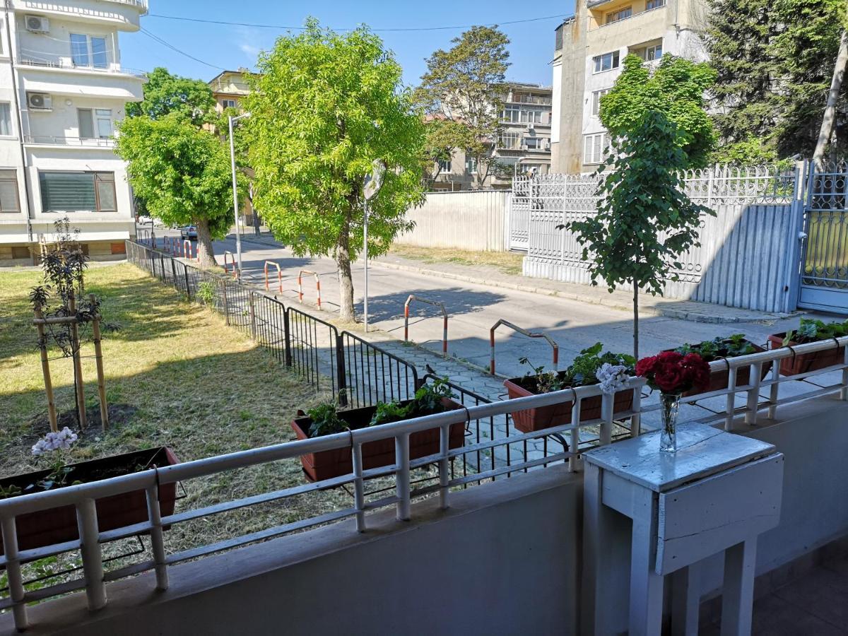 Central Varna Apartment - Lets4Holiday 외부 사진