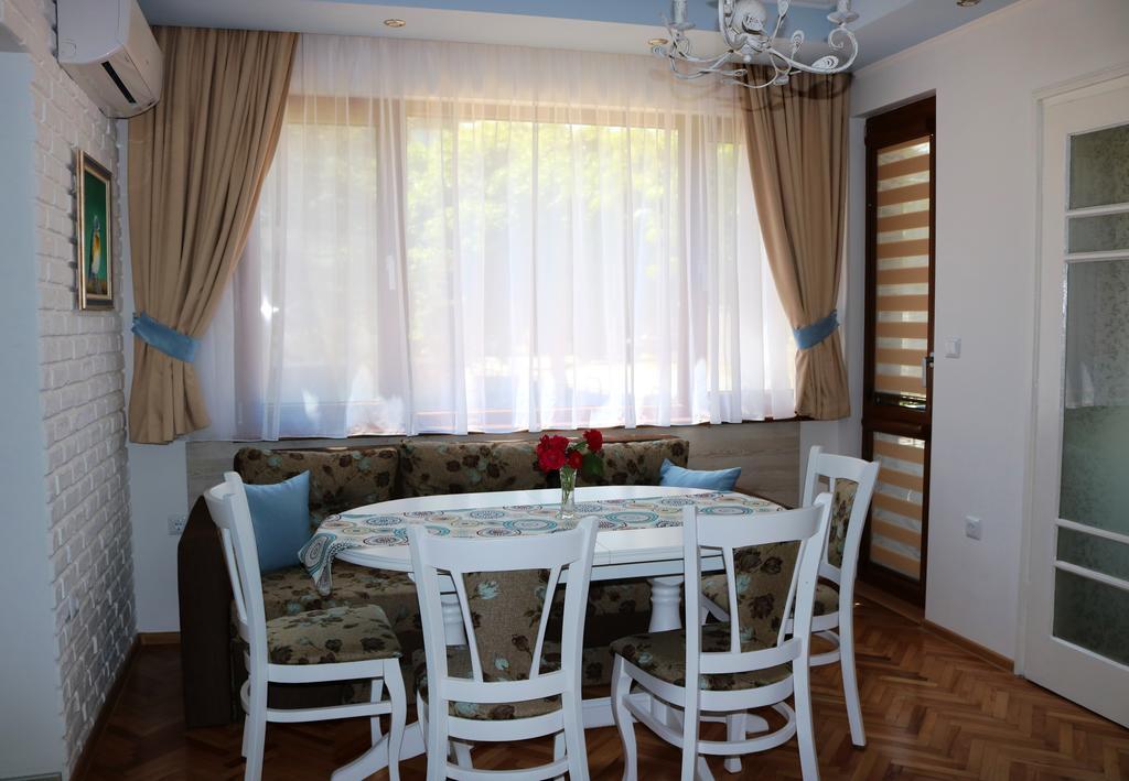 Central Varna Apartment - Lets4Holiday 외부 사진