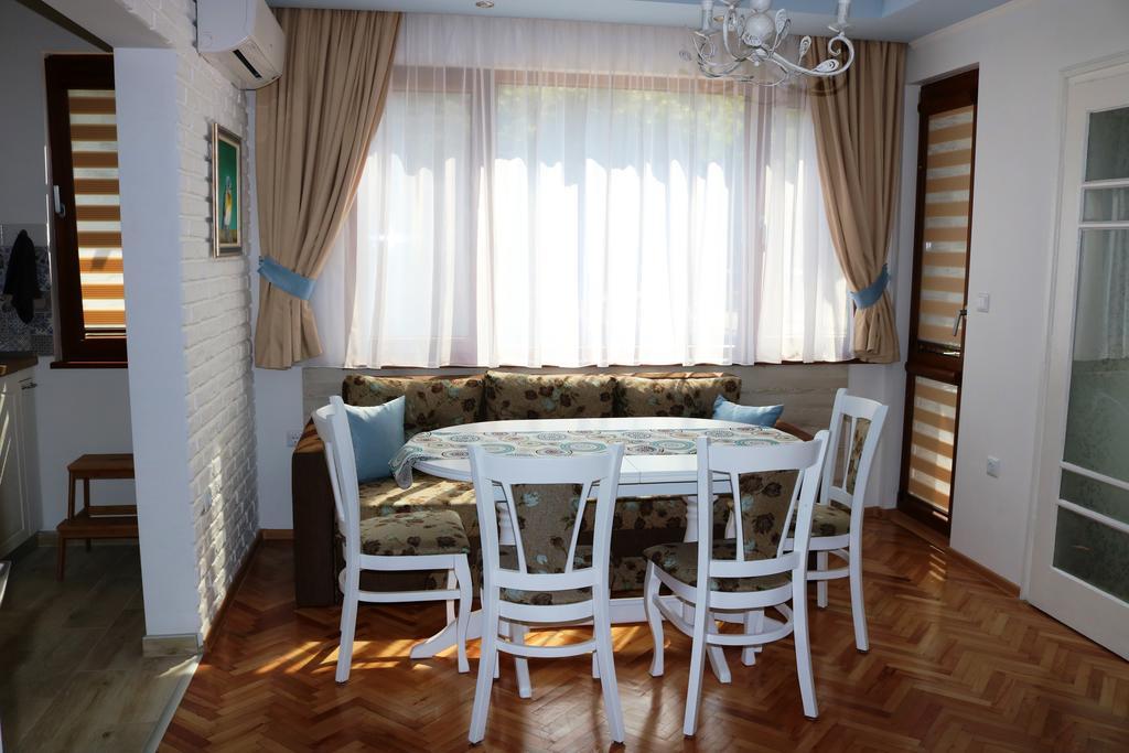 Central Varna Apartment - Lets4Holiday 외부 사진