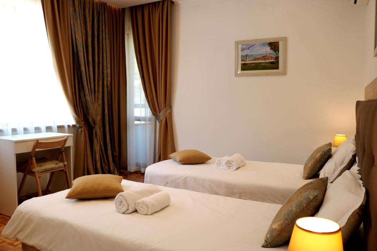 Central Varna Apartment - Lets4Holiday 외부 사진